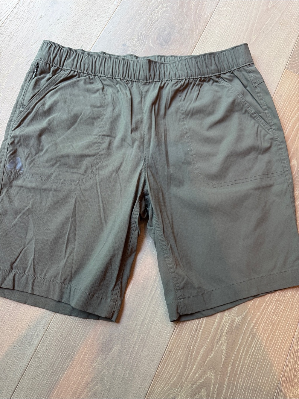 Eddie Bauer Women's Olive Active Pull-On Shorts